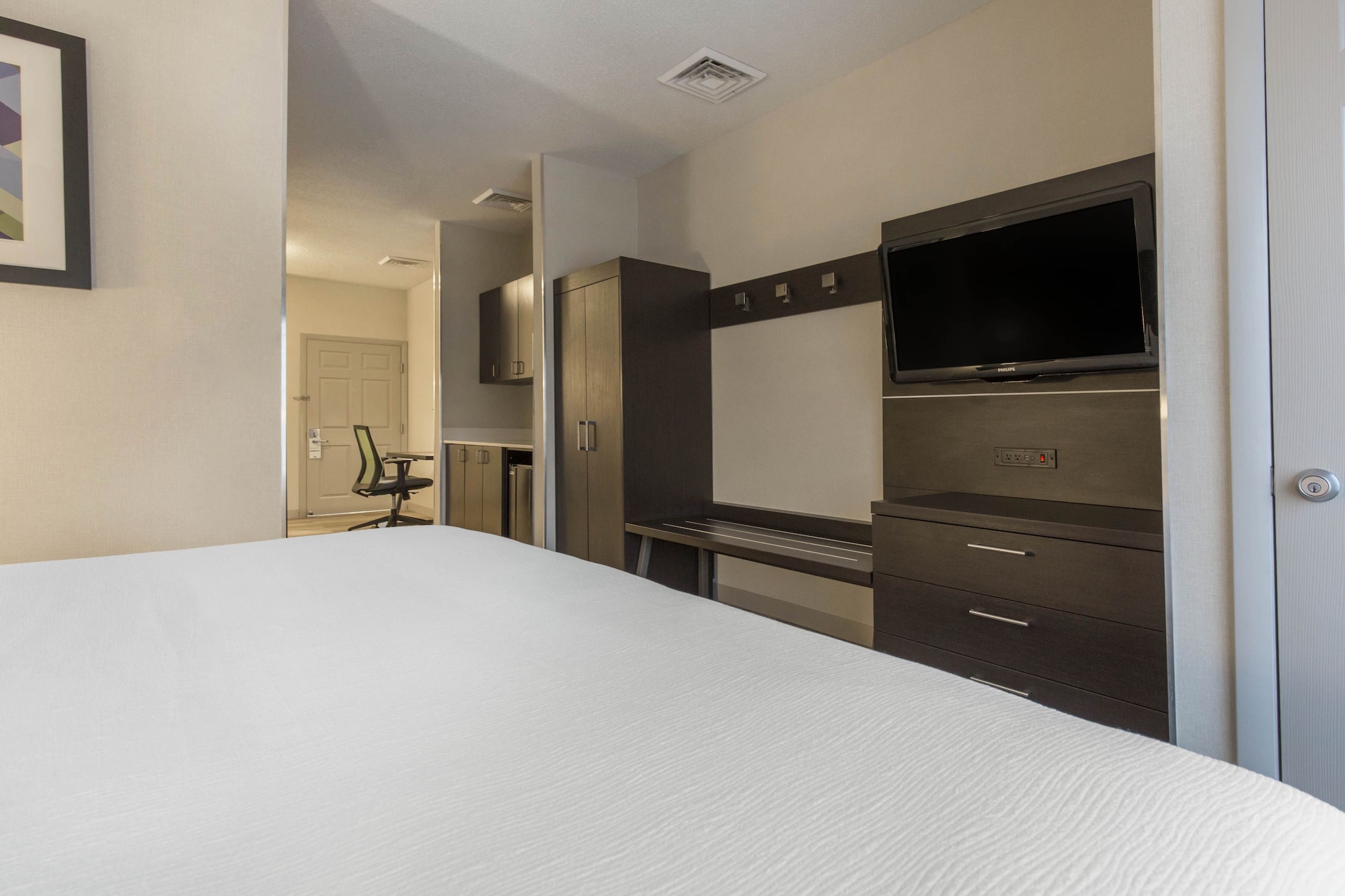 holiday inn express and suites chicago west st cha