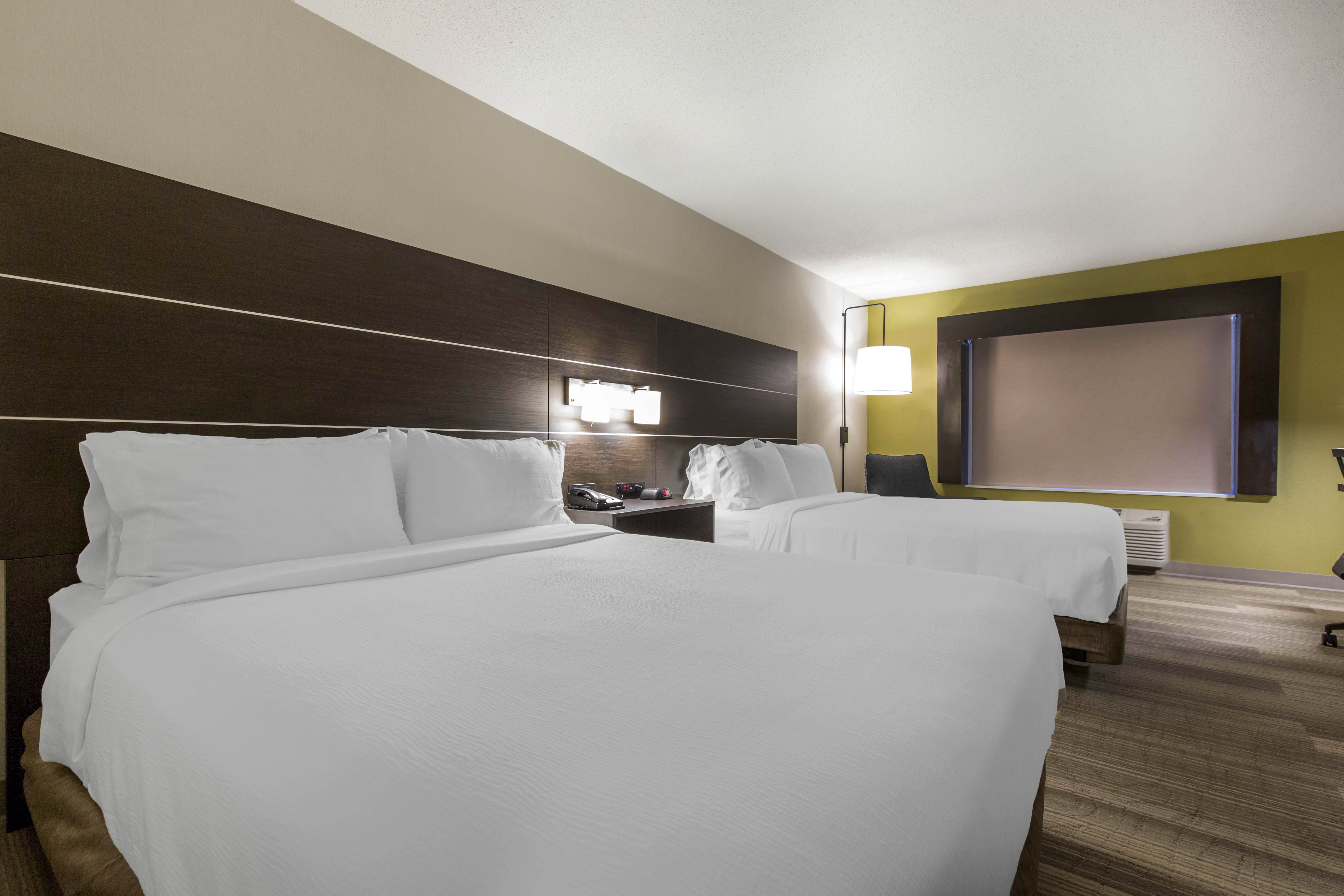holiday inn express and suites chicago west st cha