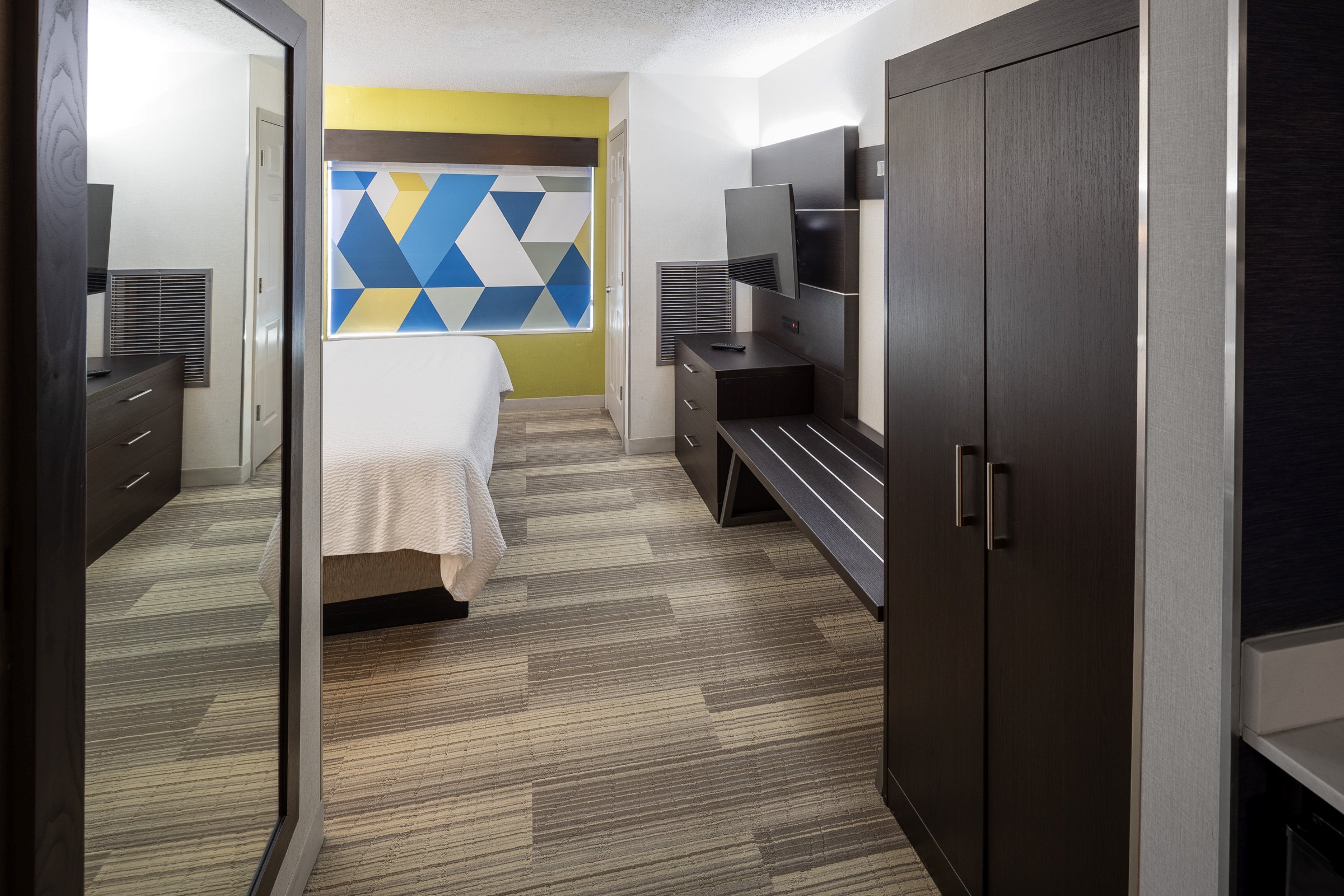 holiday inn express and suites chicago west st cha