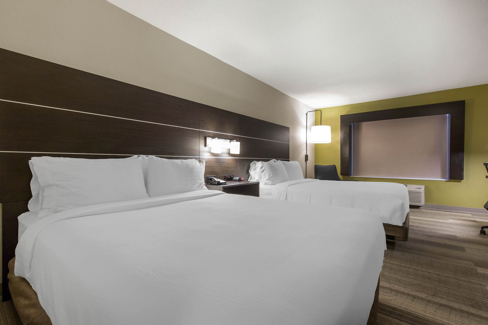 Holiday Inn Express & Suites Chicago West - St Cha,Hoffman Estates>>Chicago,3 star