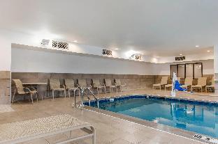 holiday inn express and suites chicago west st cha