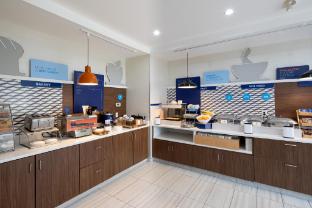 holiday inn express and suites chicago west st cha
