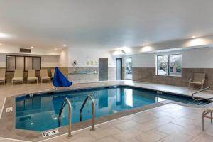 holiday inn express and suites chicago west st cha