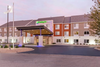 holiday inn express and suites chicago west st cha