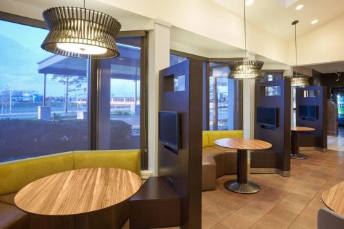 courtyard by marriott chicago wood dale