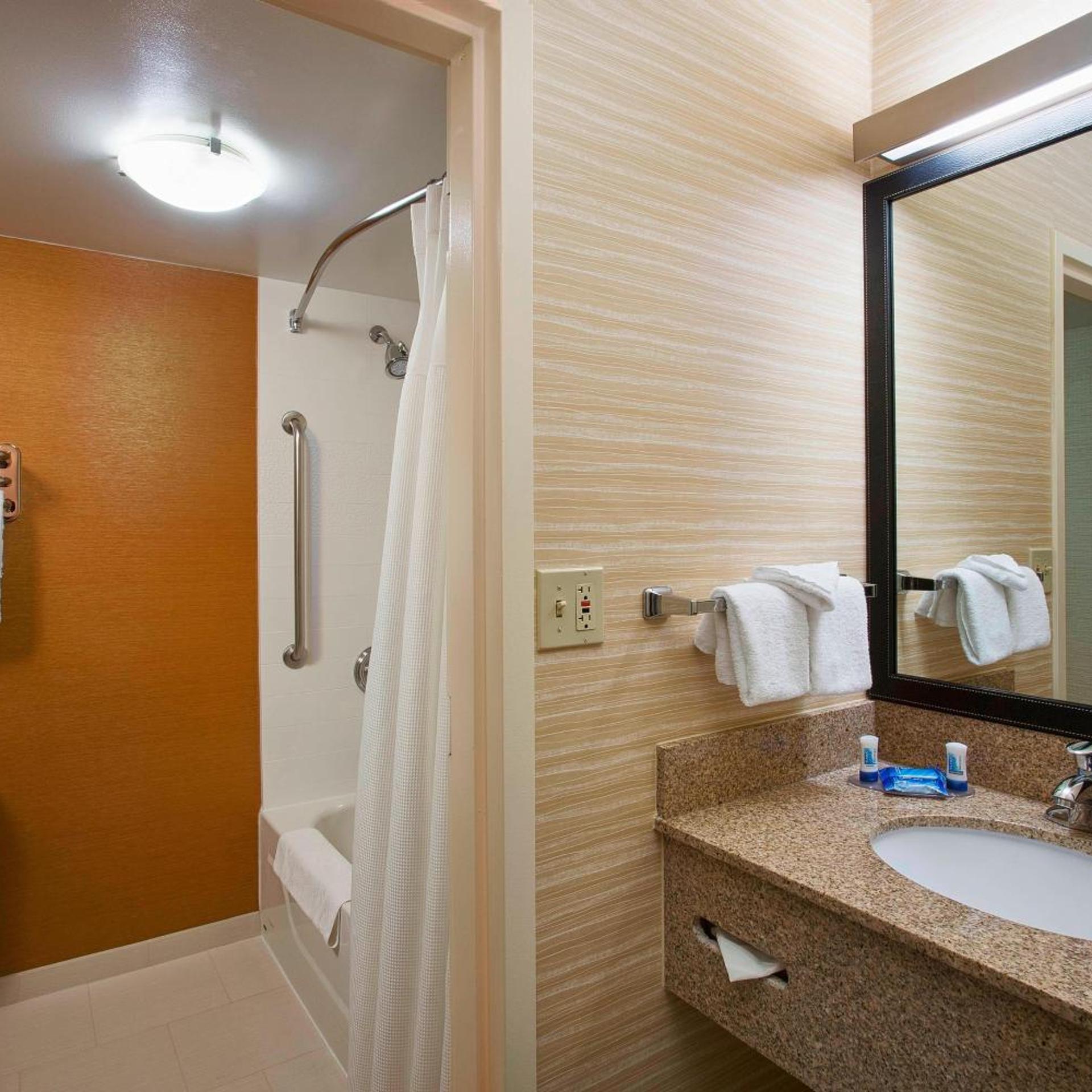 fairfield inn and suites by marriott chicago midway airport
