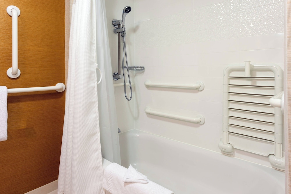 fairfield inn and suites by marriott chicago midway airport