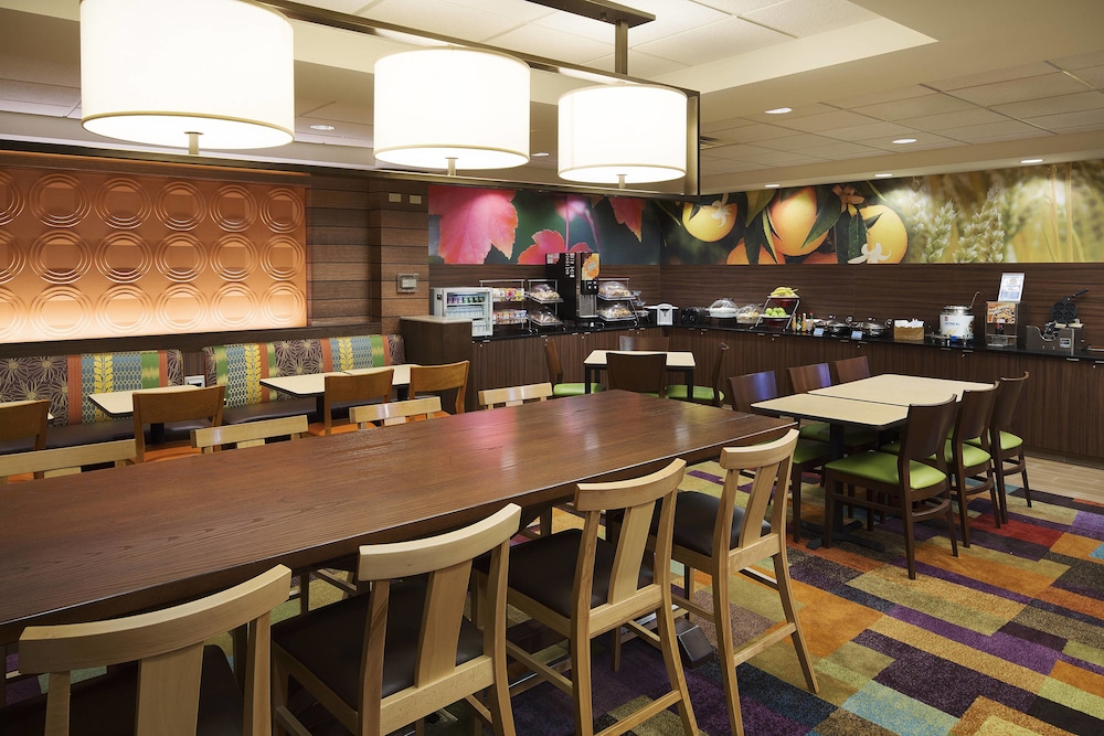 fairfield inn and suites by marriott chicago midway airport