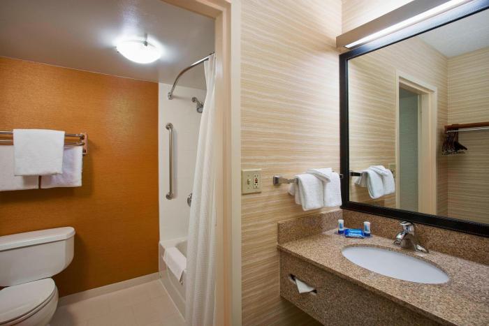 fairfield inn and suites by marriott chicago midway airport