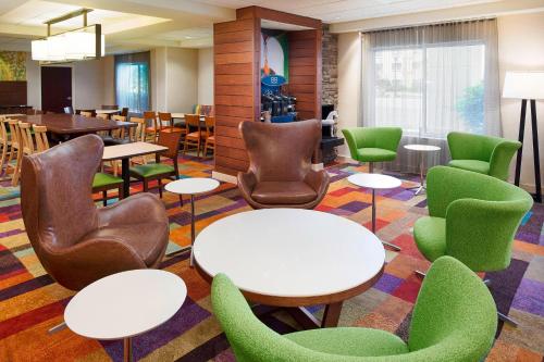 fairfield inn and suites by marriott chicago midway airport