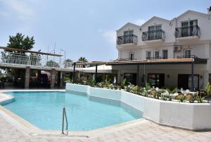 magic tulip hotel