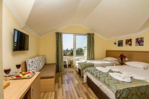 magic tulip hotel