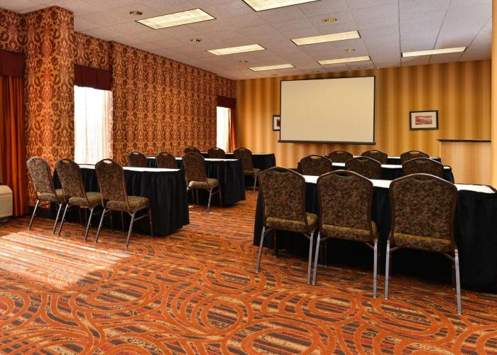 hampton inn chicago carol stream