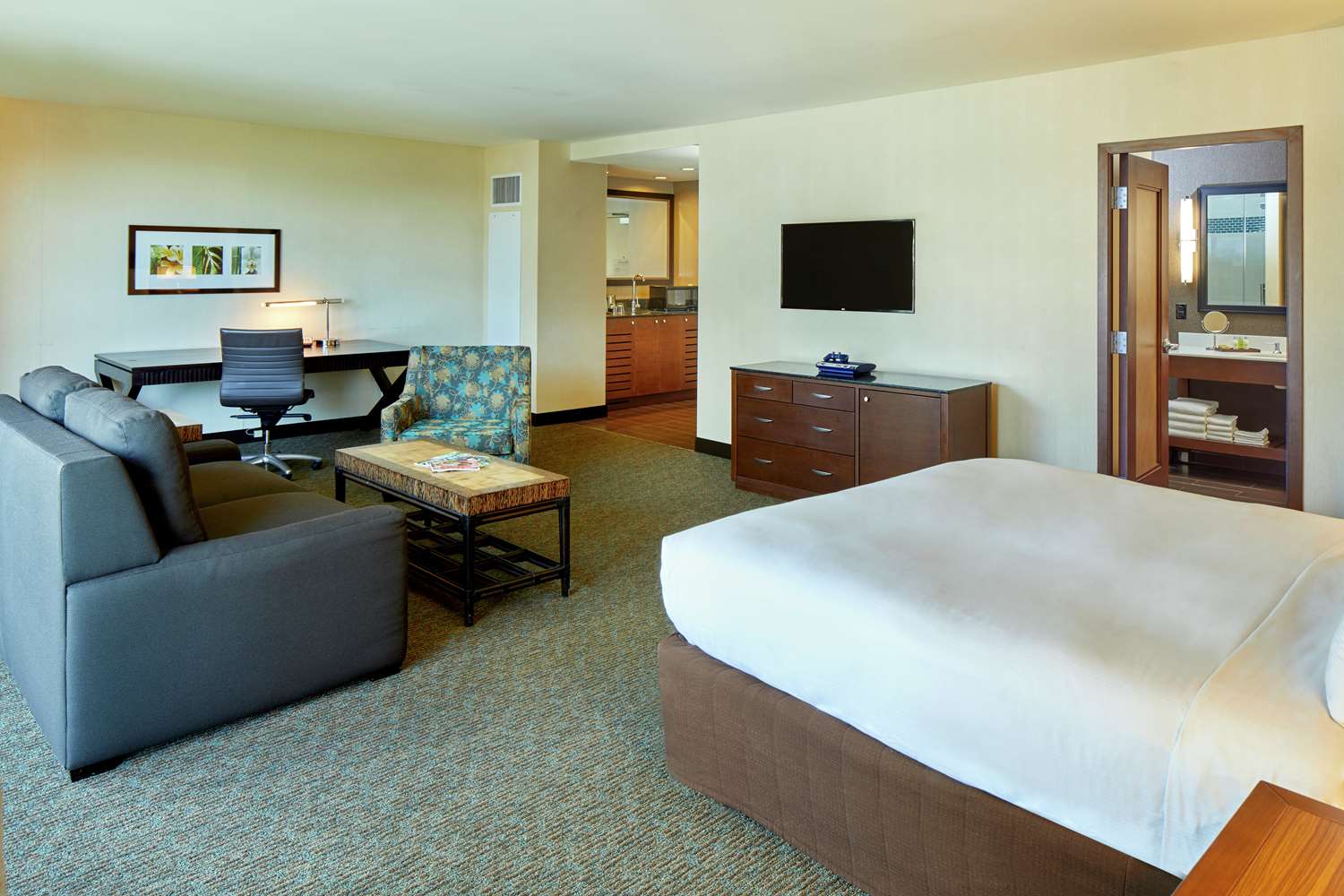 doubletree by hilton hotel alana waikiki beach