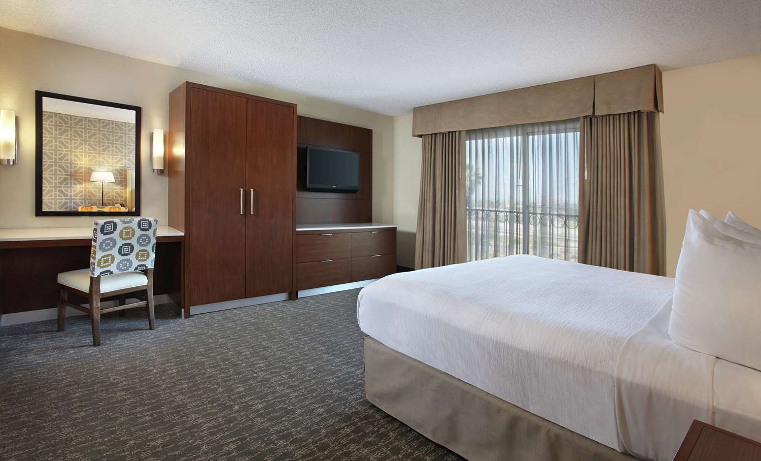 embassy suites by hilton anaheim north