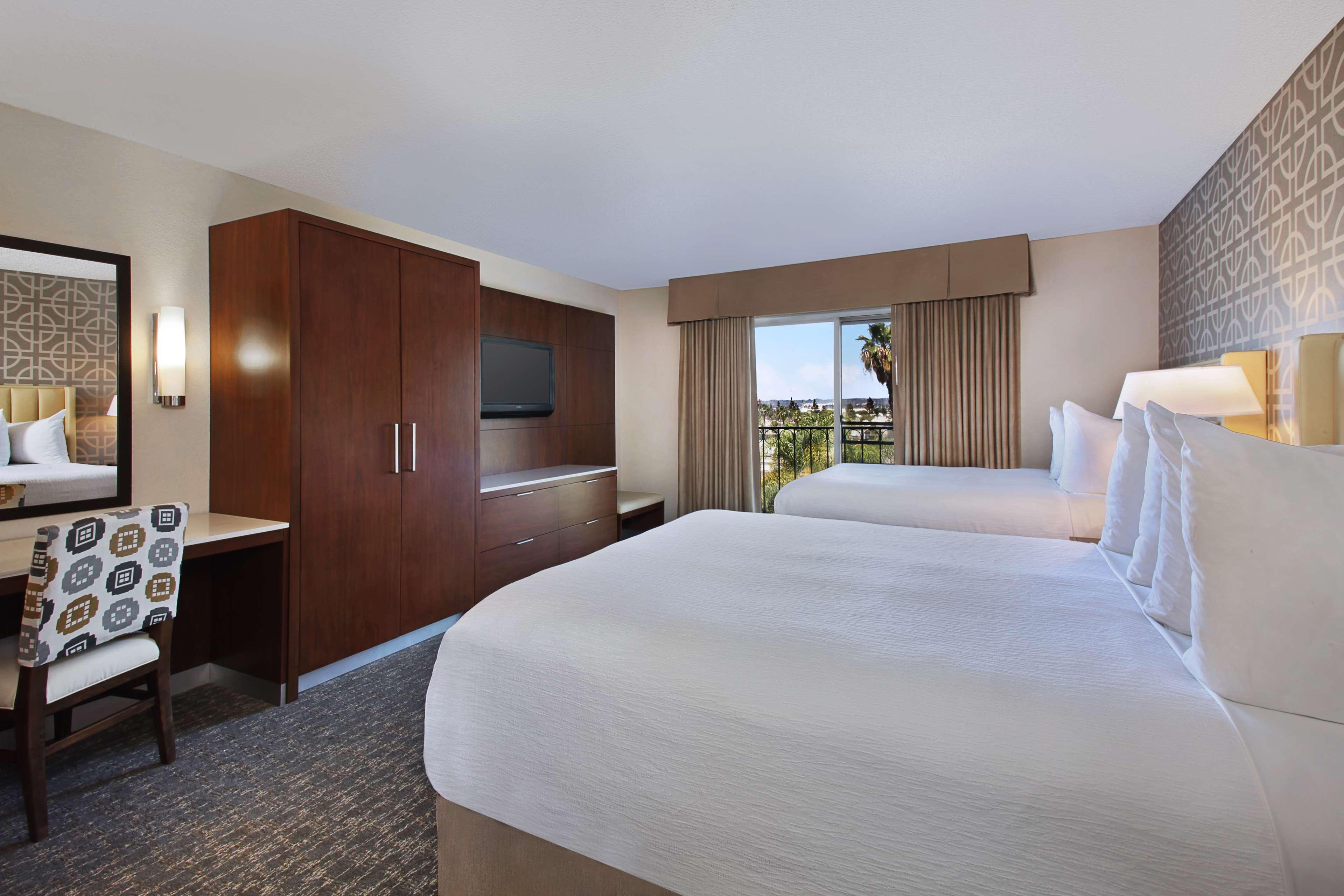 embassy suites by hilton anaheim north