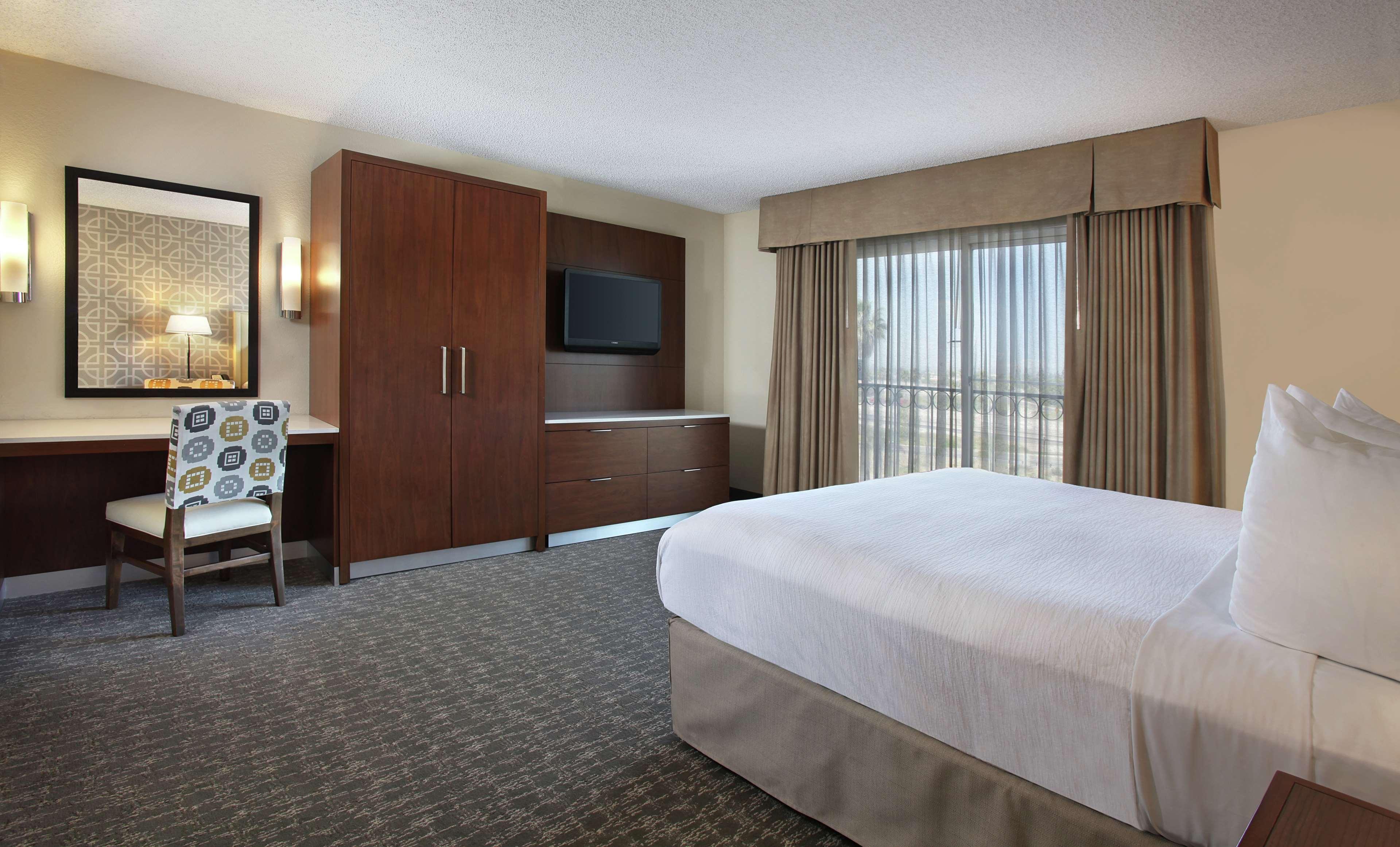 embassy suites by hilton anaheim north