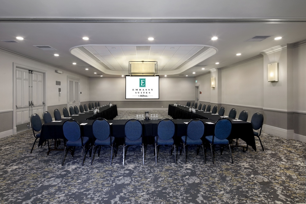 embassy suites by hilton anaheim north