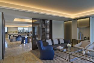 voco doha west bay suites hotel