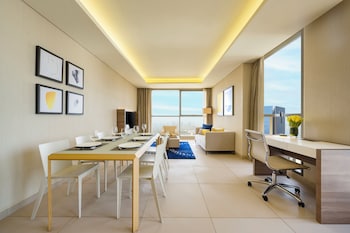 voco doha west bay suites hotel