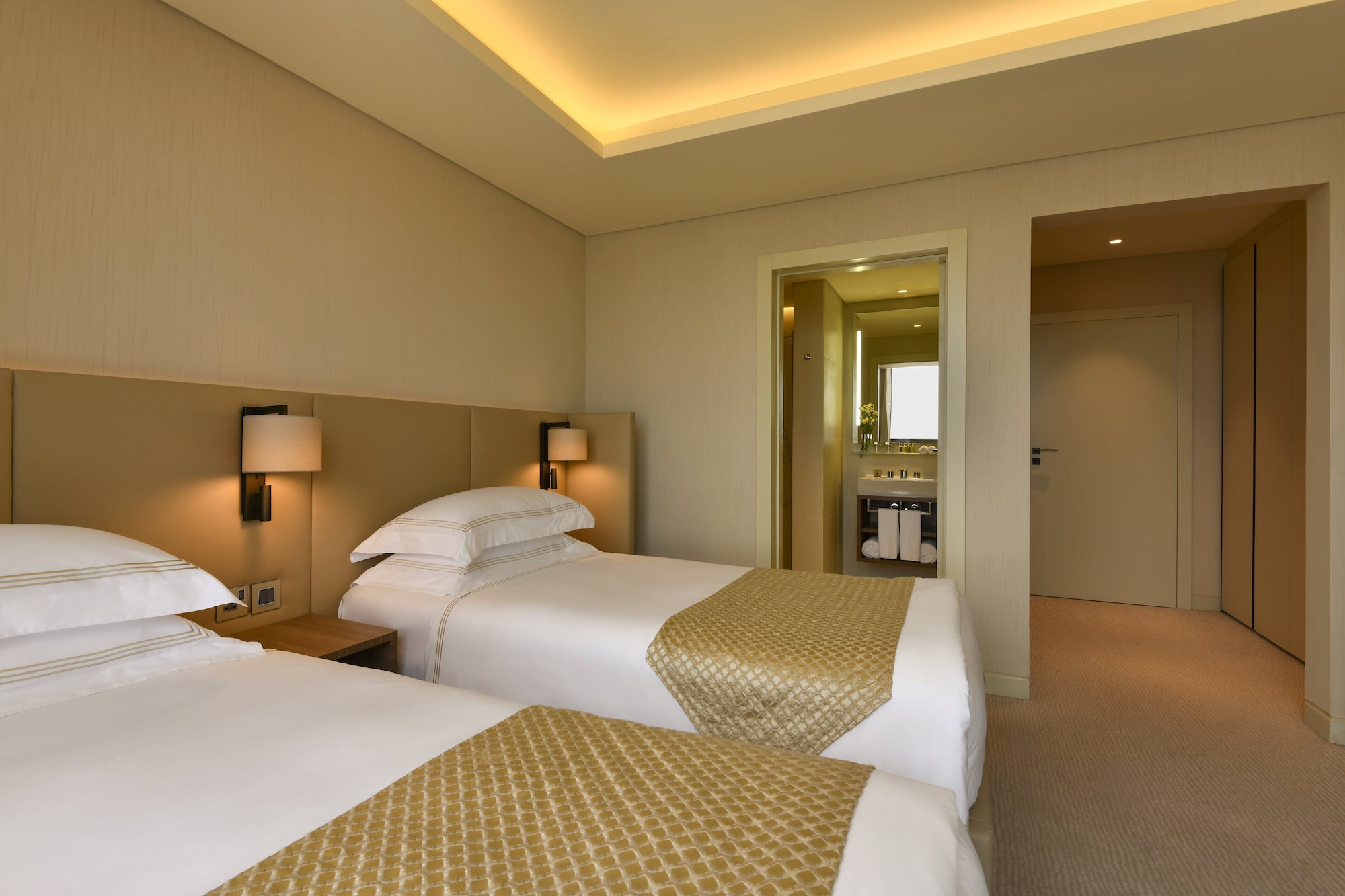 voco doha west bay suites hotel