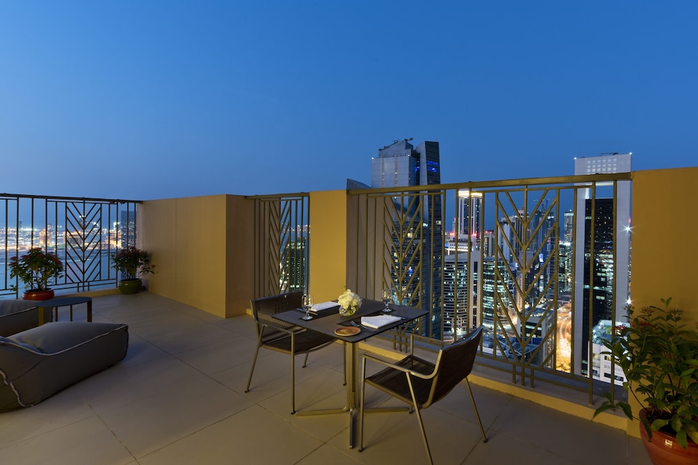 voco doha west bay suites hotel