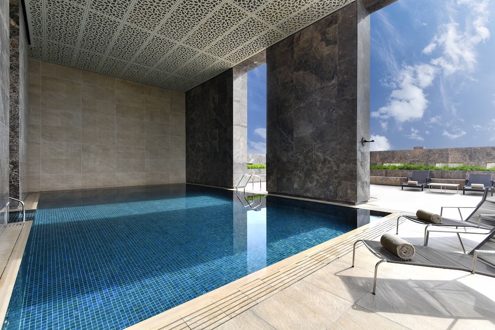 voco doha west bay suites hotel