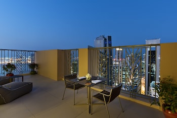 Voco Doha West Bay Suites Hotel,,5 star