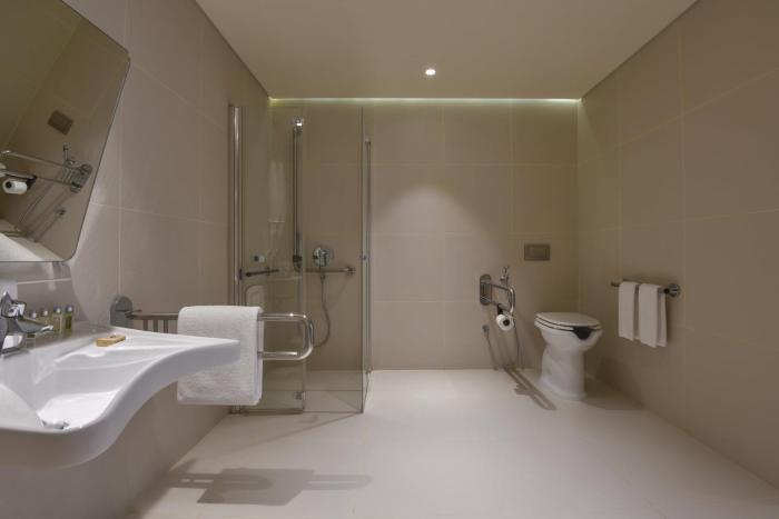 voco doha west bay suites hotel