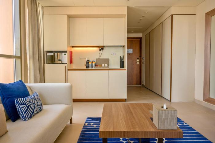 voco doha west bay suites hotel