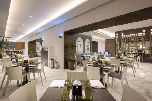 voco doha west bay suites hotel