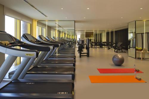 voco doha west bay suites hotel