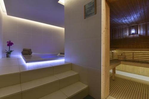 voco doha west bay suites hotel