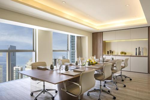 voco doha west bay suites hotel