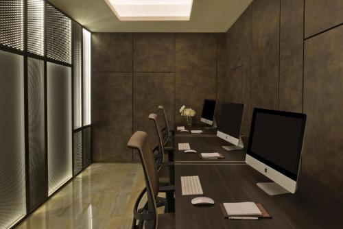 voco doha west bay suites hotel