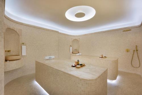 voco doha west bay suites hotel