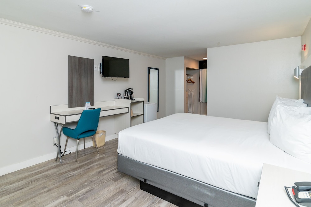 art hotel laguna beach