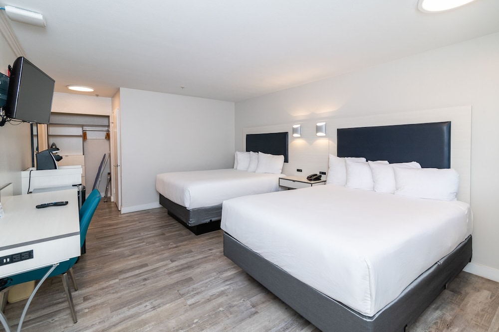 art hotel laguna beach