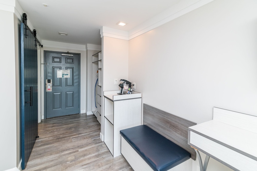 art hotel laguna beach