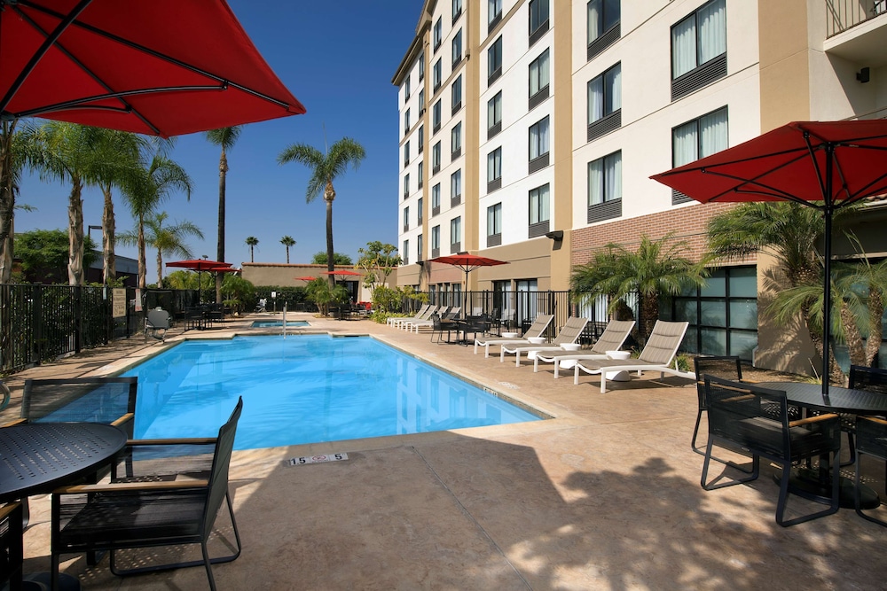 hampton inn and suites anaheim garden grove