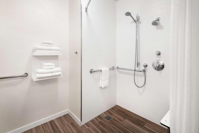 hampton inn and suites anaheim garden grove