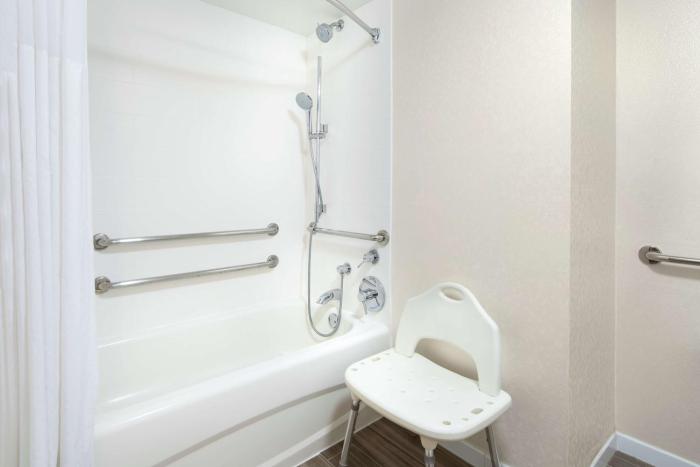hampton inn and suites anaheim garden grove