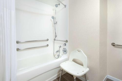 hampton inn and suites anaheim garden grove