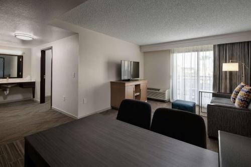 hampton inn and suites anaheim garden grove