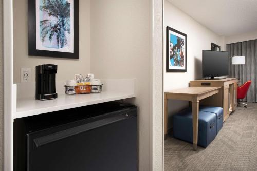 hampton inn and suites anaheim garden grove