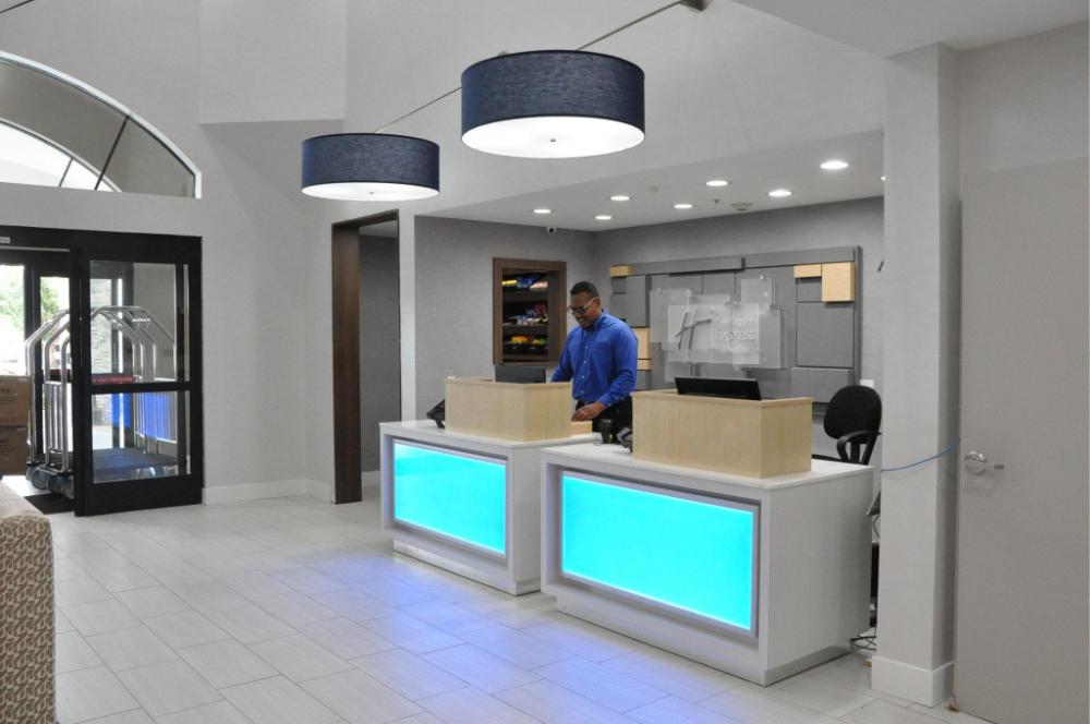holiday inn express and suites lake forest by ihg