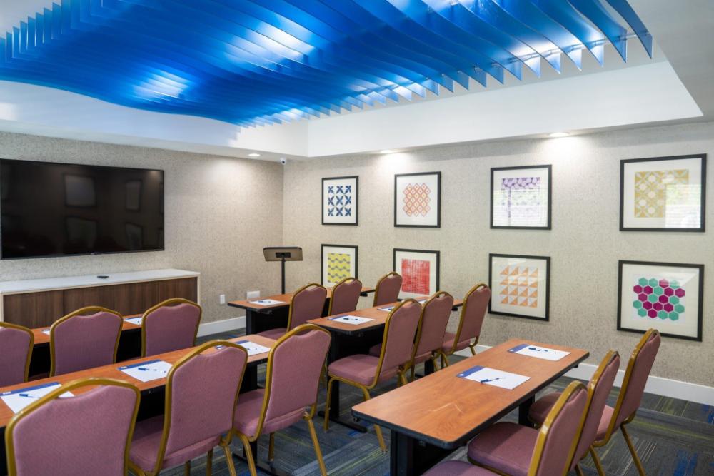 holiday inn express and suites lake forest by ihg