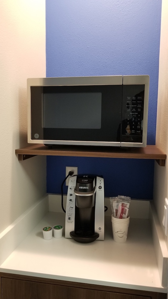 holiday inn express and suites lake forest by ihg
