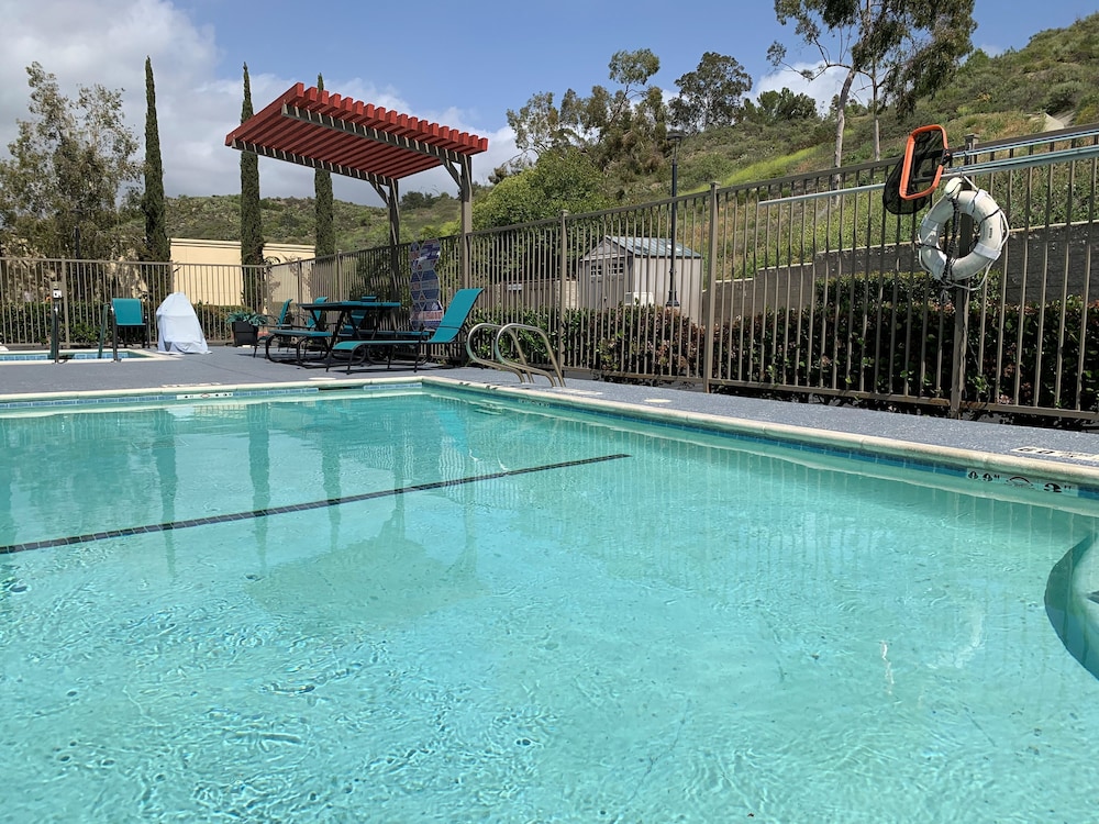 Holiday Inn Express & Suites Lake Forest By Ihg,Lake Forest>>Irvine,3 star