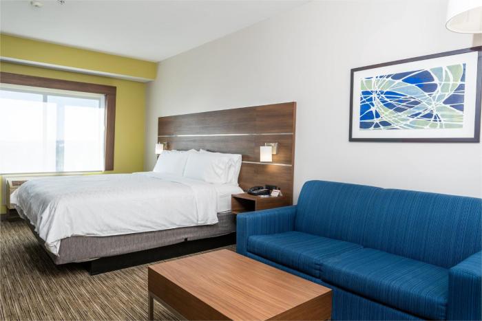 holiday inn express and suites lake forest by ihg